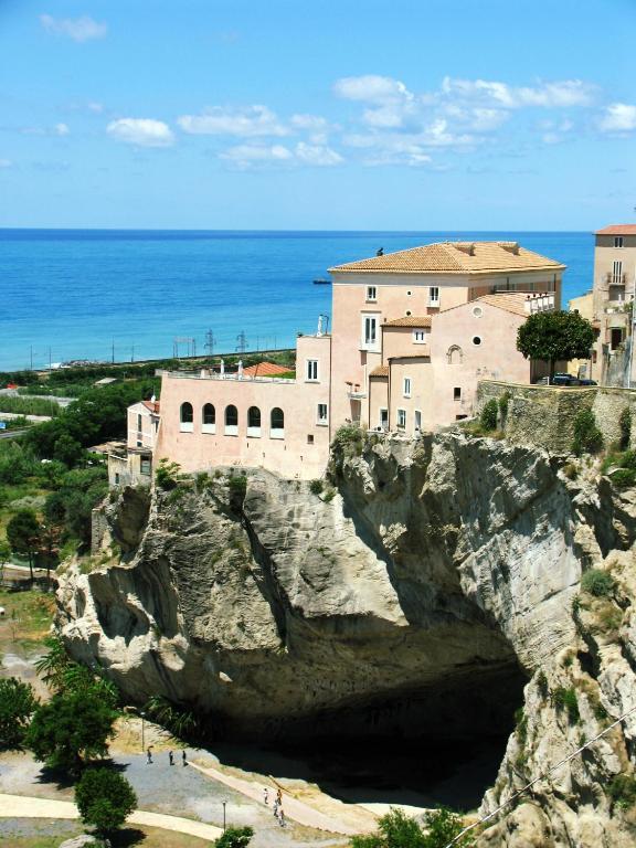 Hotel Ristorante Le Clarisse Amantea Kültér fotó